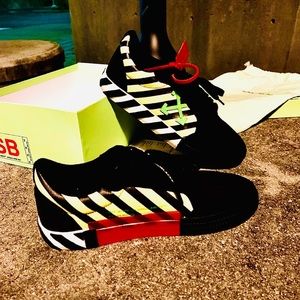 Off-White Vulc Low Black/Green/Yellow size 43